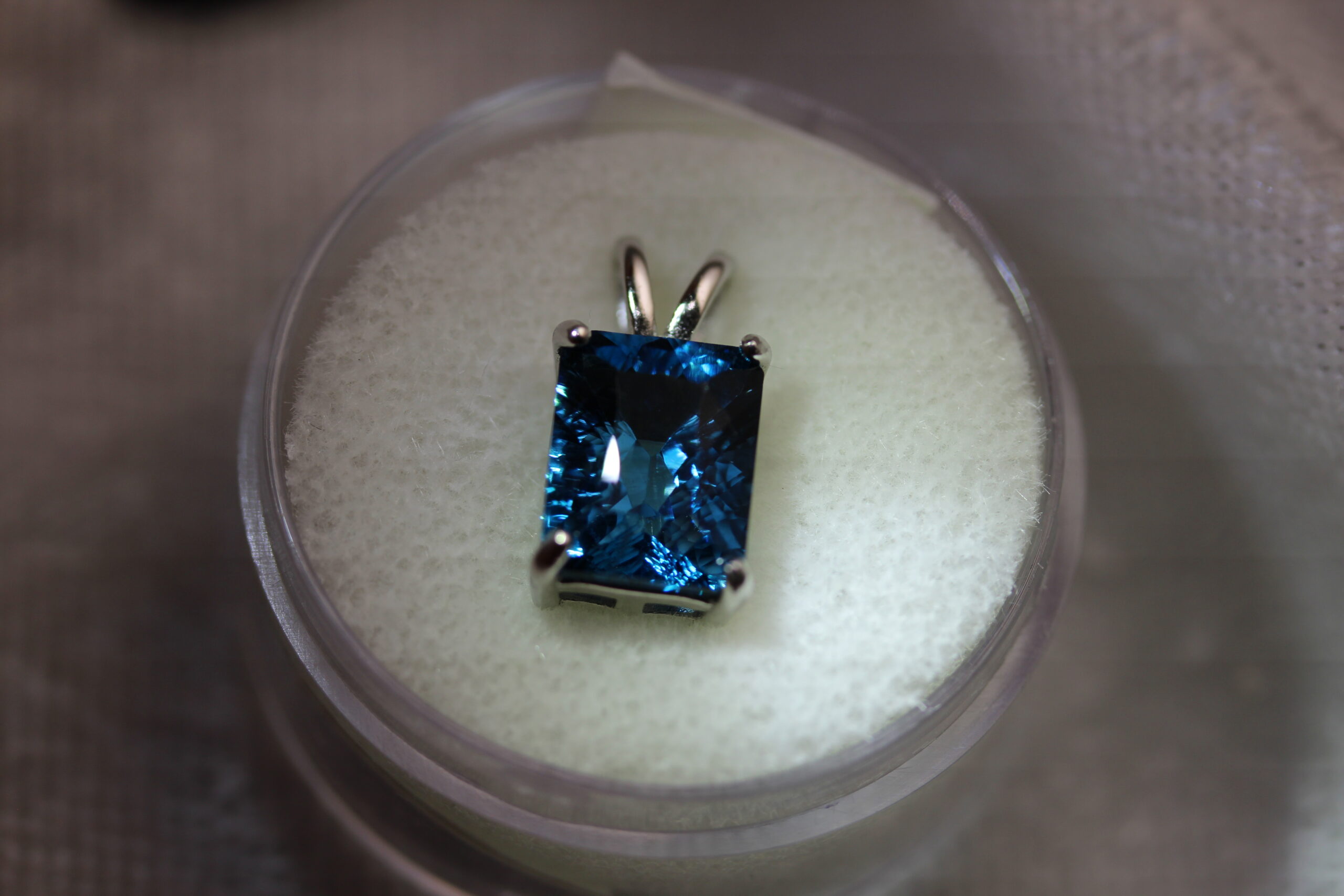 London Blue Topaz Pendant - Image 2